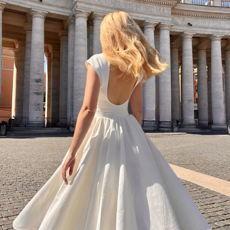 Amoura Dresses™ Flowy Dress Classic