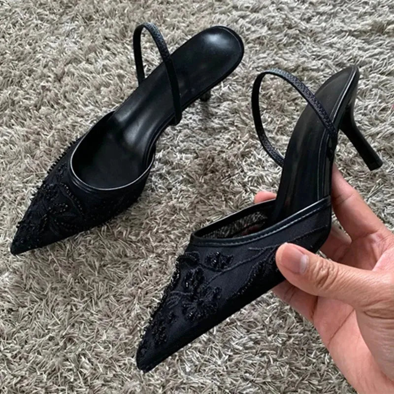 Solenne Shoes™ Spitze, bestickte dünne Absätze