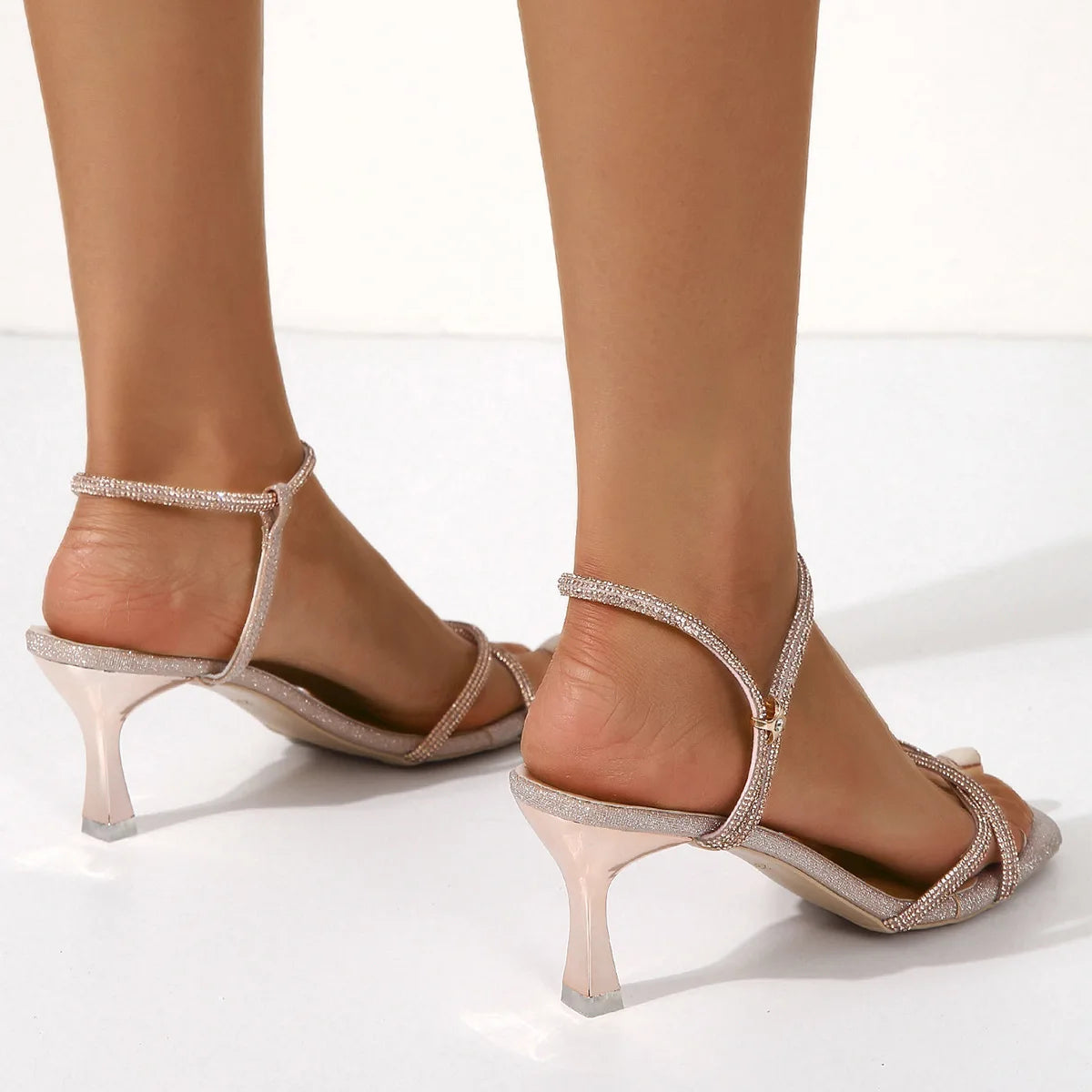 Solenne Shoes™ Elegante, schimmernde, dünne Absätze