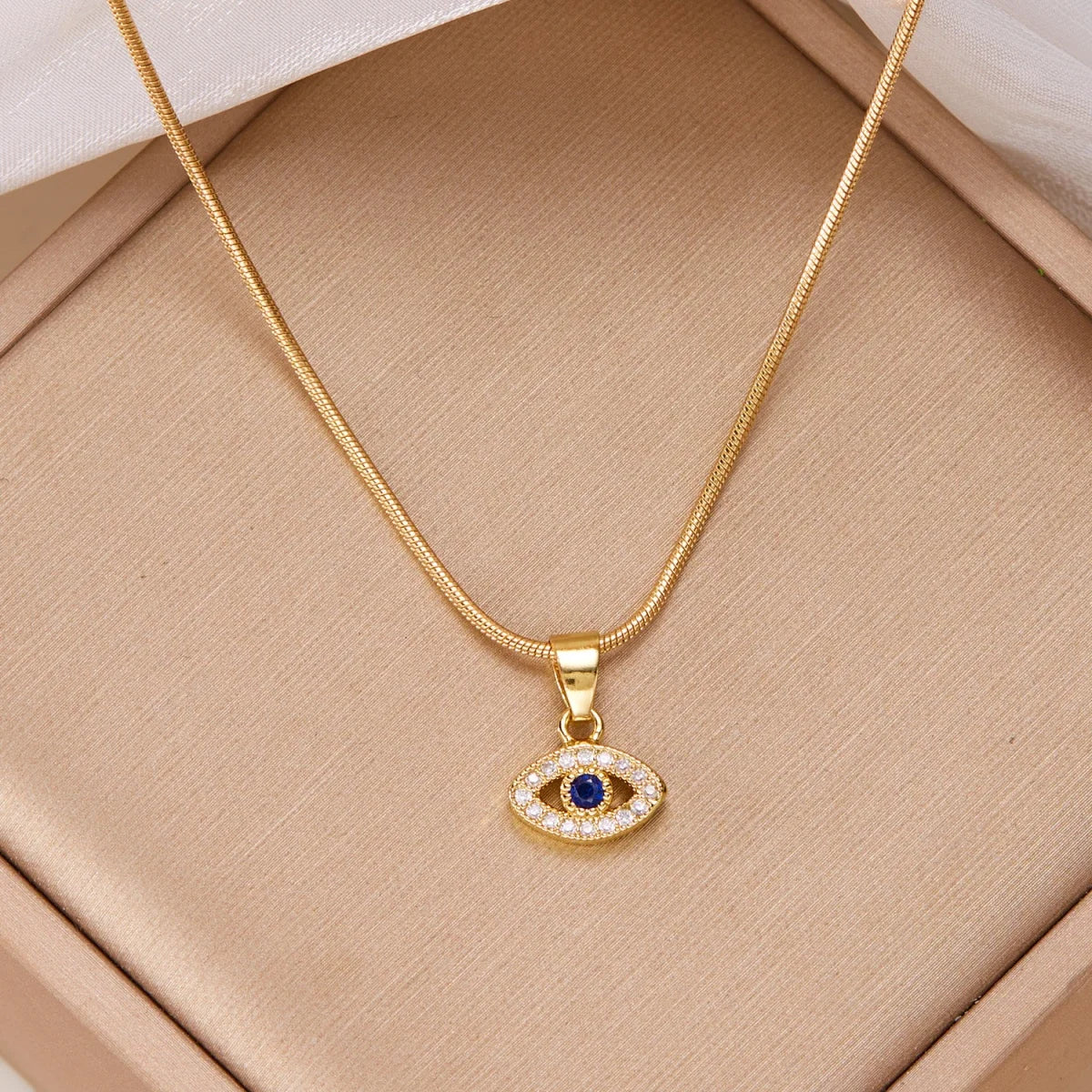 Elara Jewelry™ Élysia Eye Pendant Necklace