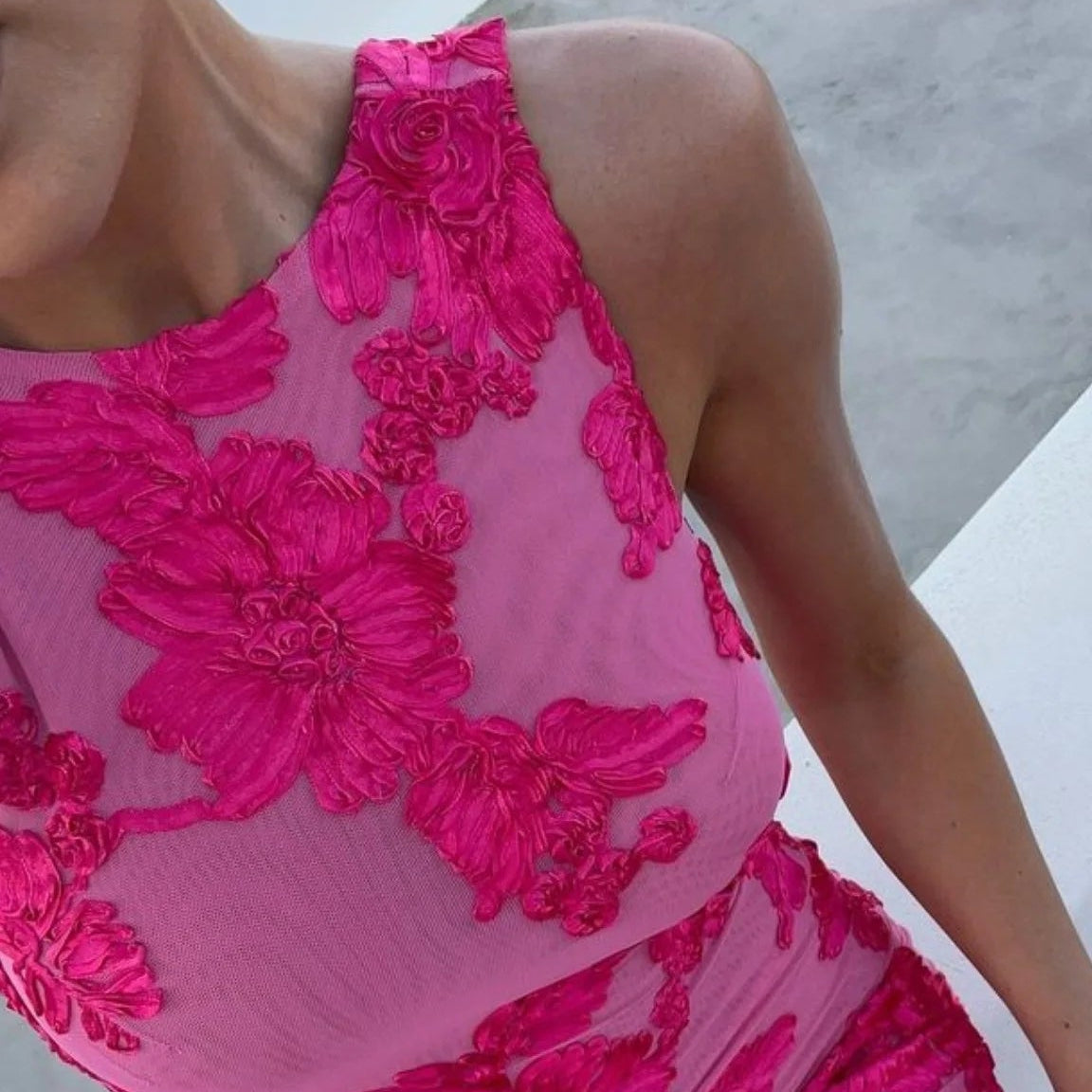 Amoura Dresses™ Elegant Embroidered Slim Hip Dress