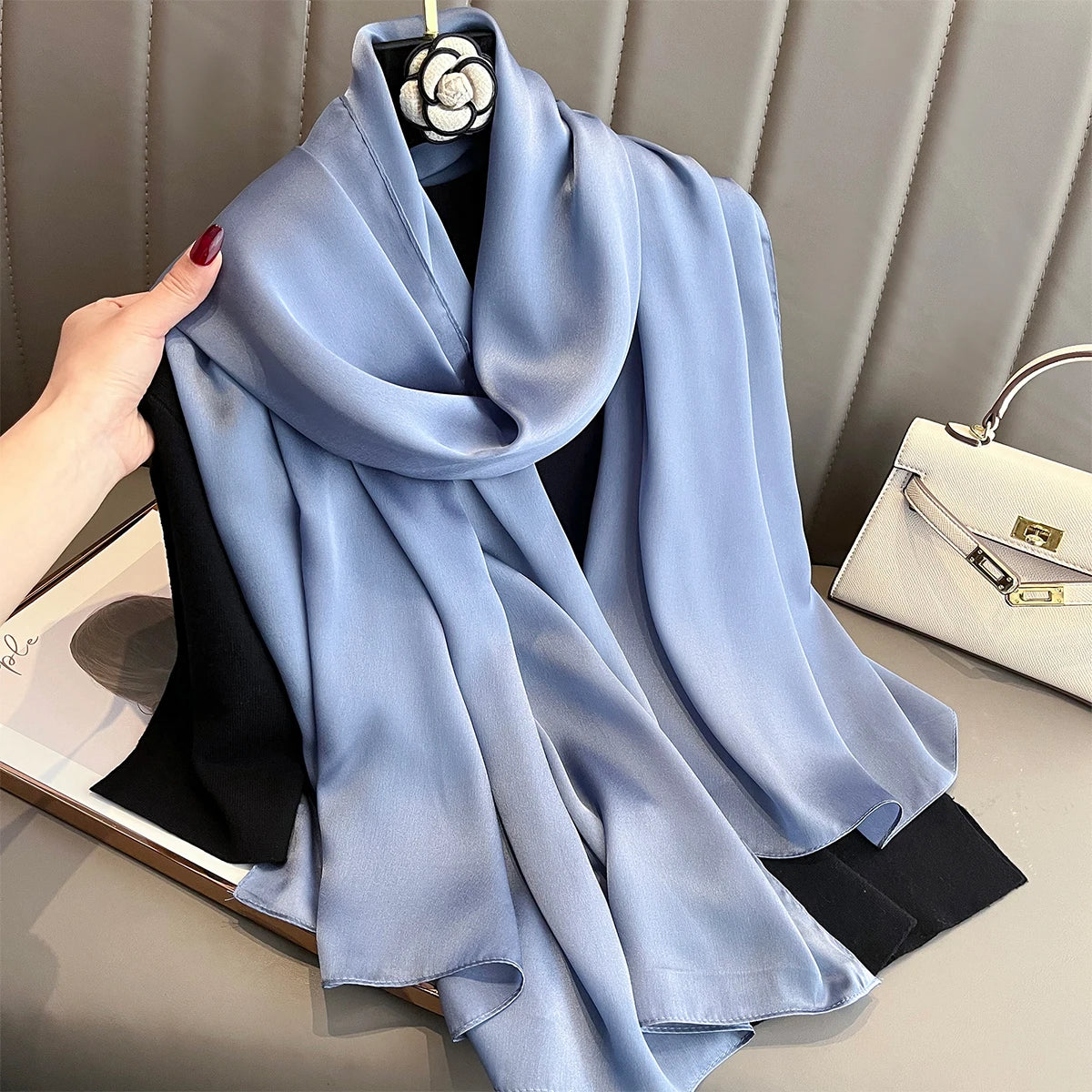 SatinÉclat™ Gradient Scarf Women