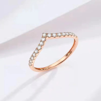 Elara Jewelry™ Velora V-Shine Ring