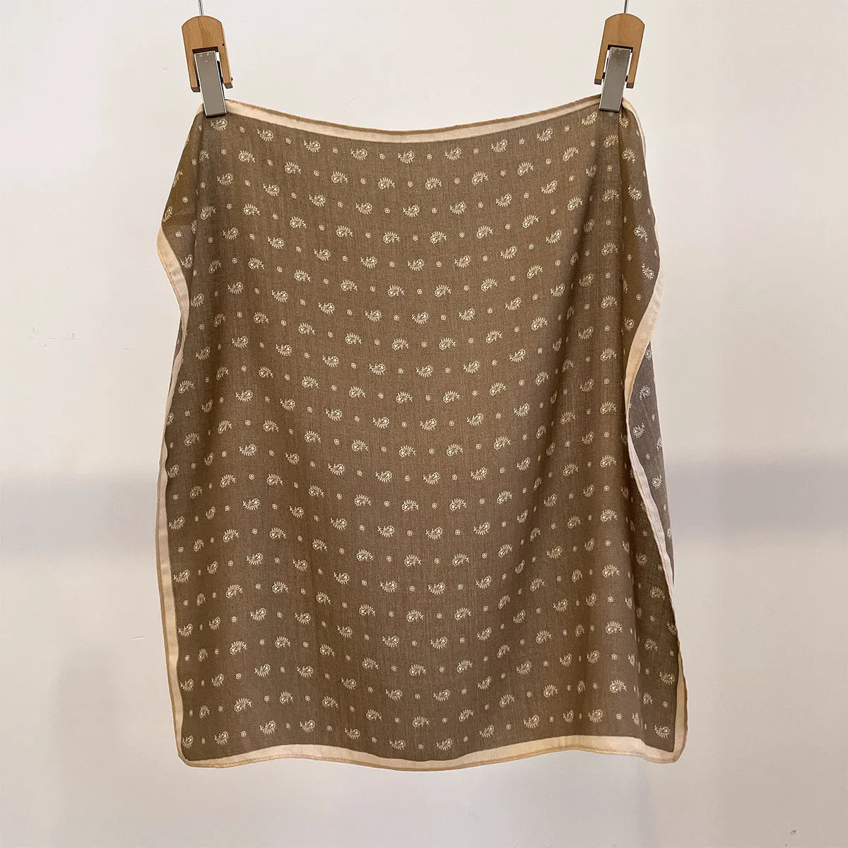 Satin Éclat™ Retro Square Scarf for Women