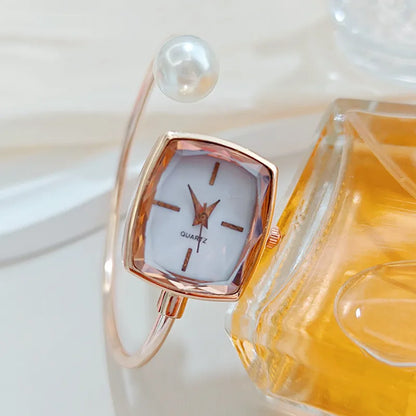 Velya Watches™ Kleine Armbanduhr mit Armband