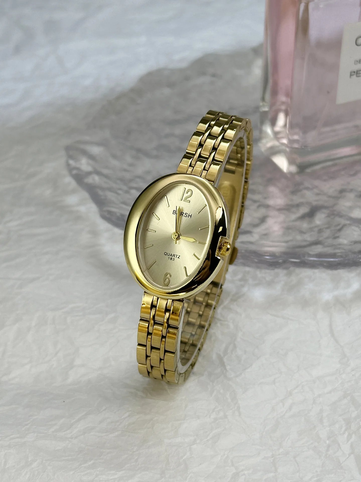 Velya Watches™ Luxuriöse ovale Damenuhr