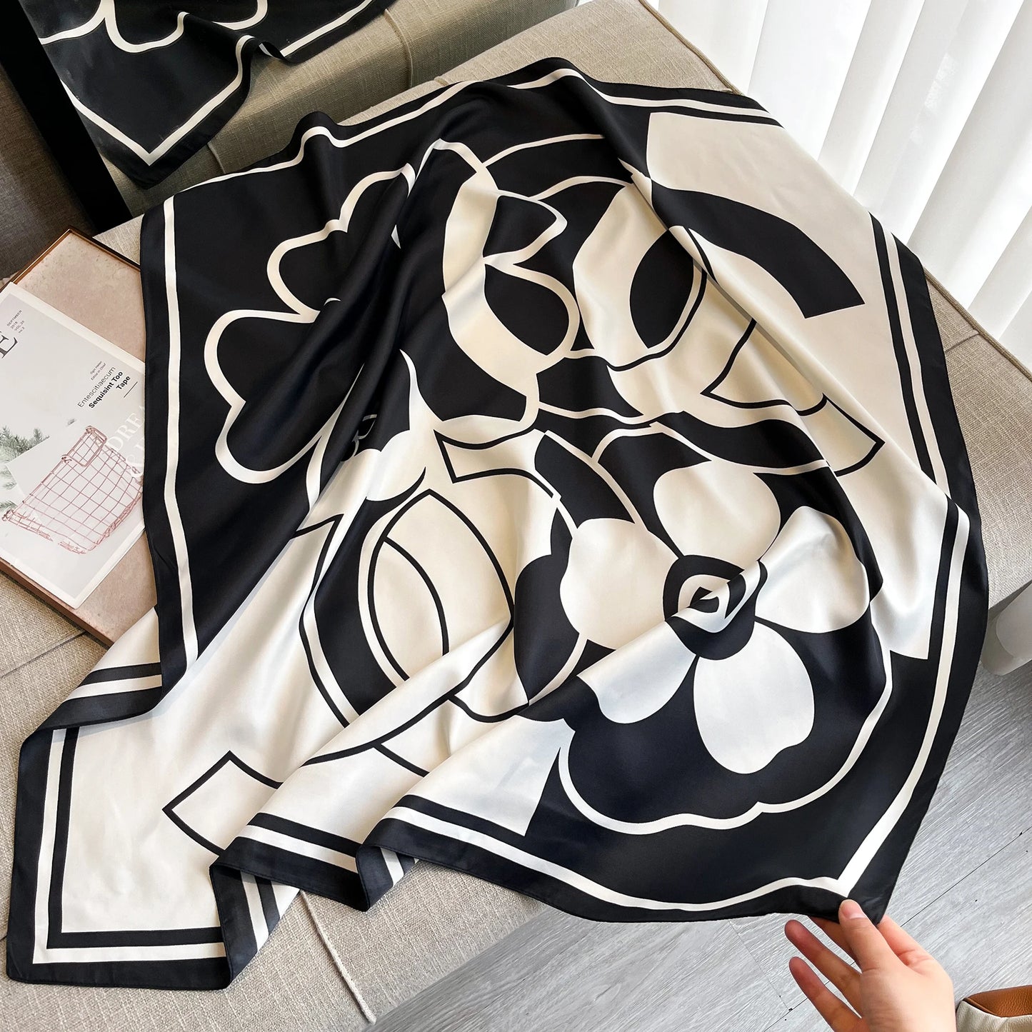 ผ้าพันคอซาตินสี่เหลี่ยมผู้หญิง SatinÉclat™