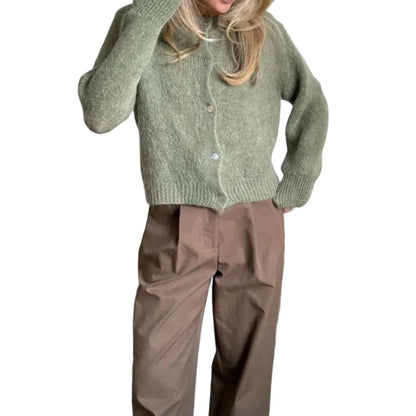 Pull en tricot boutonné à col rond vintage Lunara Winter™