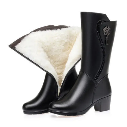 Lunara Winter™ Damen-Plüschstiefel