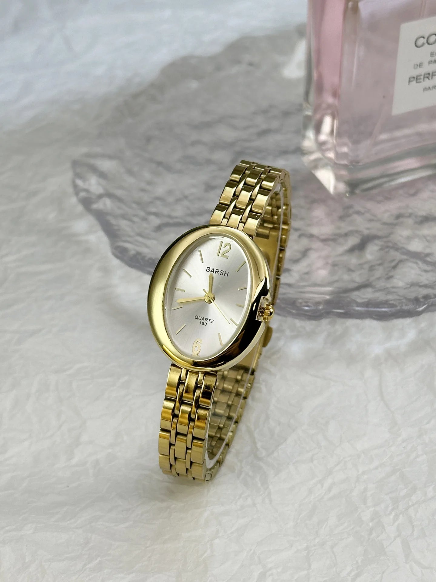 Velya Watches™ Luxuriöse ovale Damenuhr
