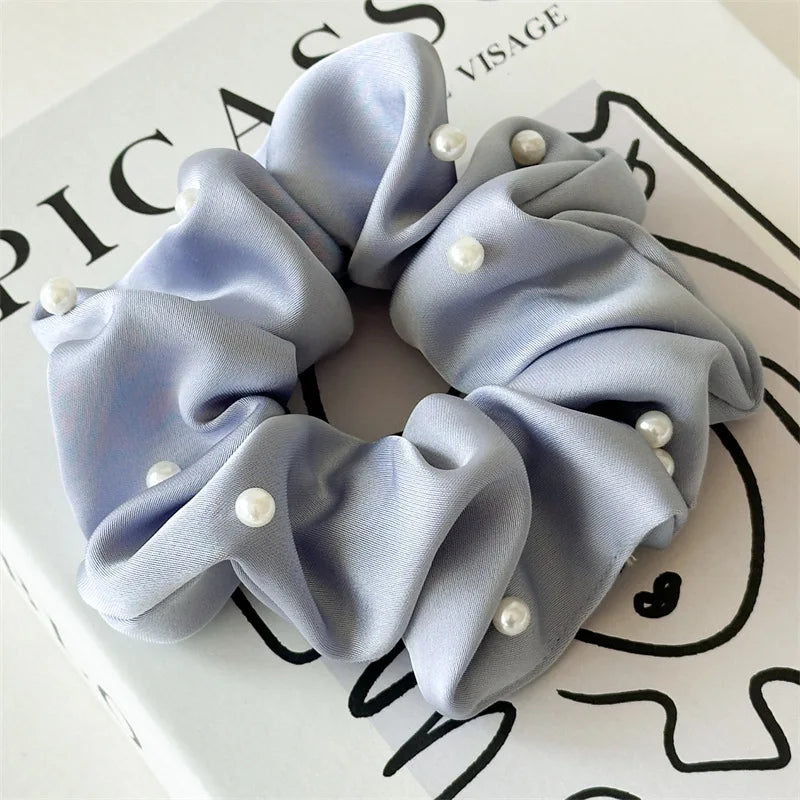 Satin Éclat™ Vintage Scrunchie Pearl