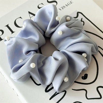 Satin Éclat™ Vintage Scrunchie Pearl
