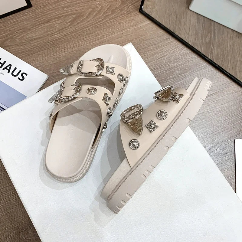 Solenne Shoes™ Pantoufles en cuir à double boucle en métal