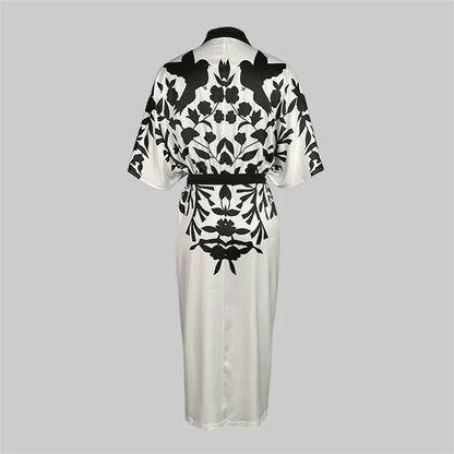 Amoura Dresses™ Midikleid mit V-Ausschnitt