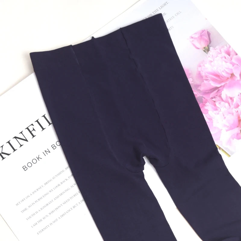 Lunara Winter™ Vintage Model Pantyhose