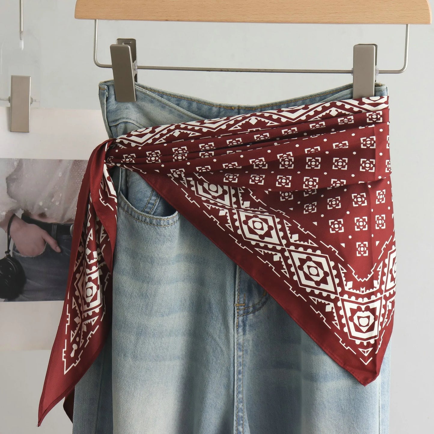 SatinÉclat™ Triangular Satin Scarf Belt