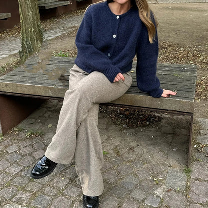 Pull en tricot boutonné à col rond vintage Lunara Winter™