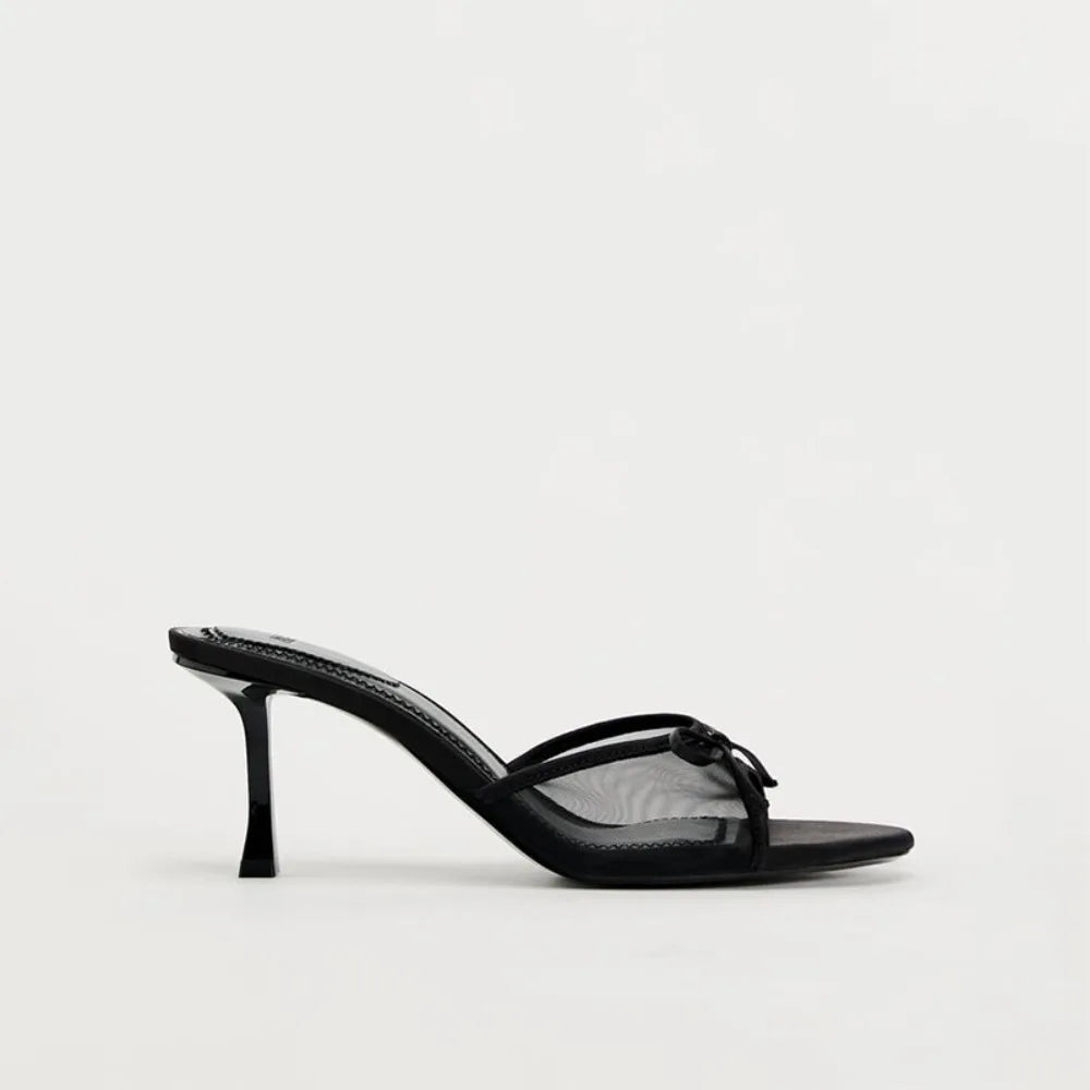 Solenne Shoes™ Tacchi midi con cinturino sottile