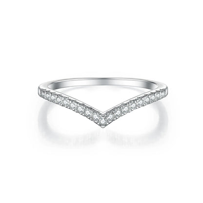 Elara Jewelry™ Velora V-Shine Ring
