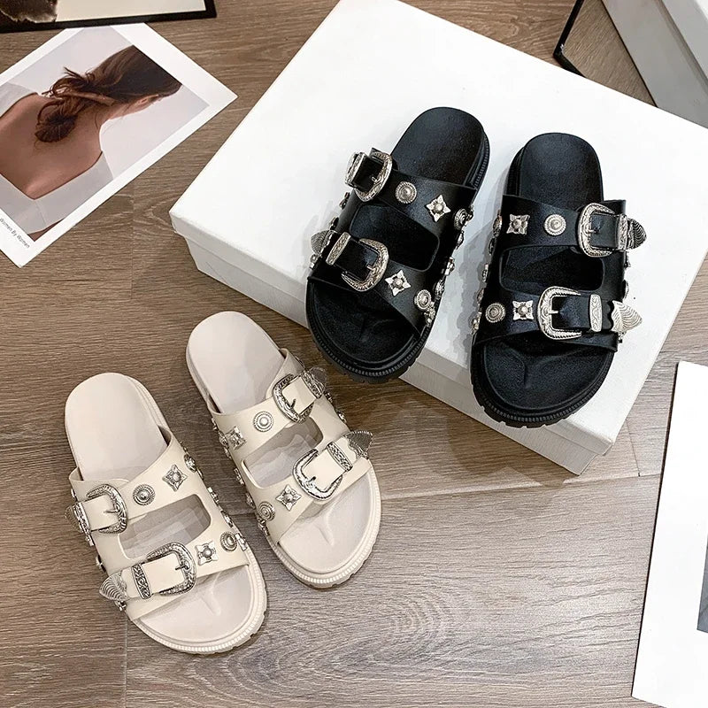 Solenne Shoes™ Pantoufles en cuir à double boucle en métal