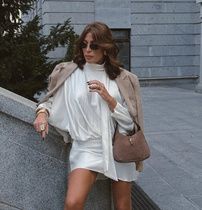 Amoura Dresses™ Vestido de cetim com gola e lenço