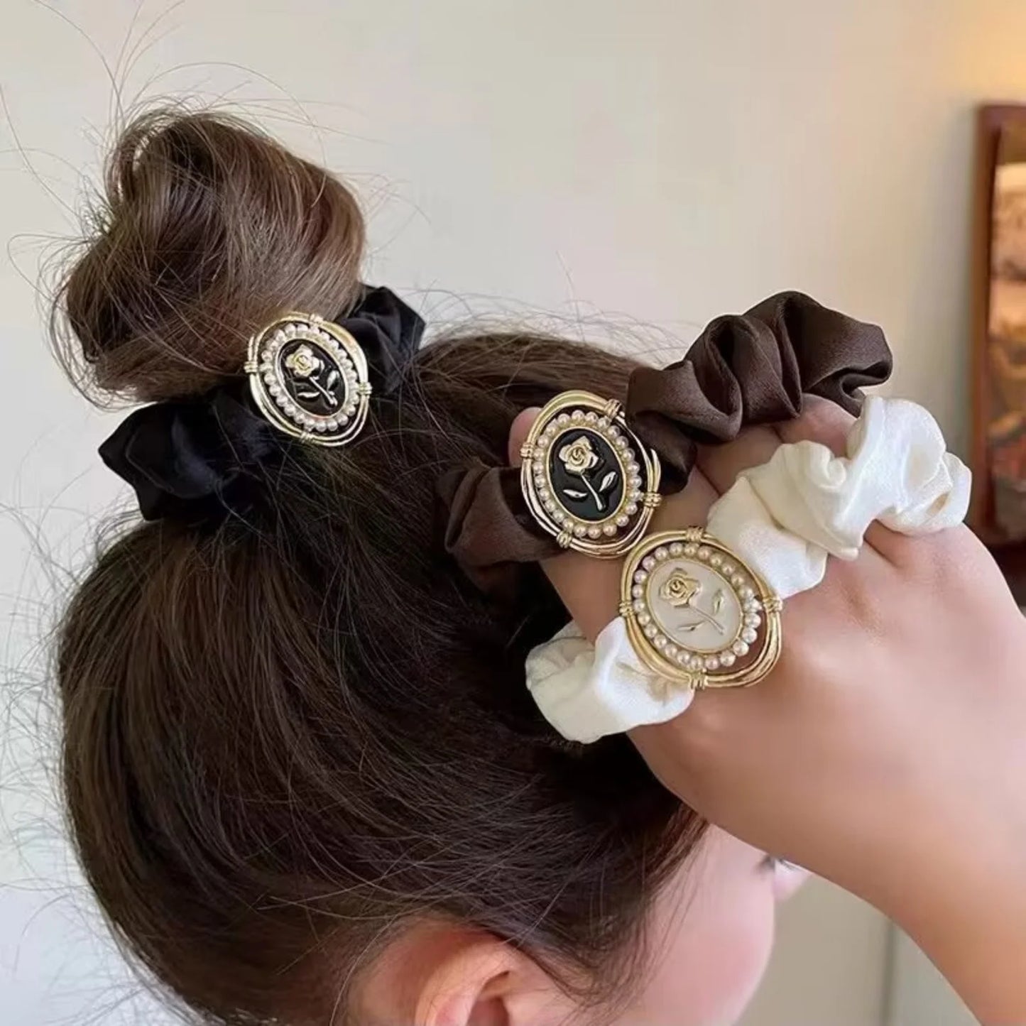 SatinÉclat™ Floral Charm Pearl Scrunchie