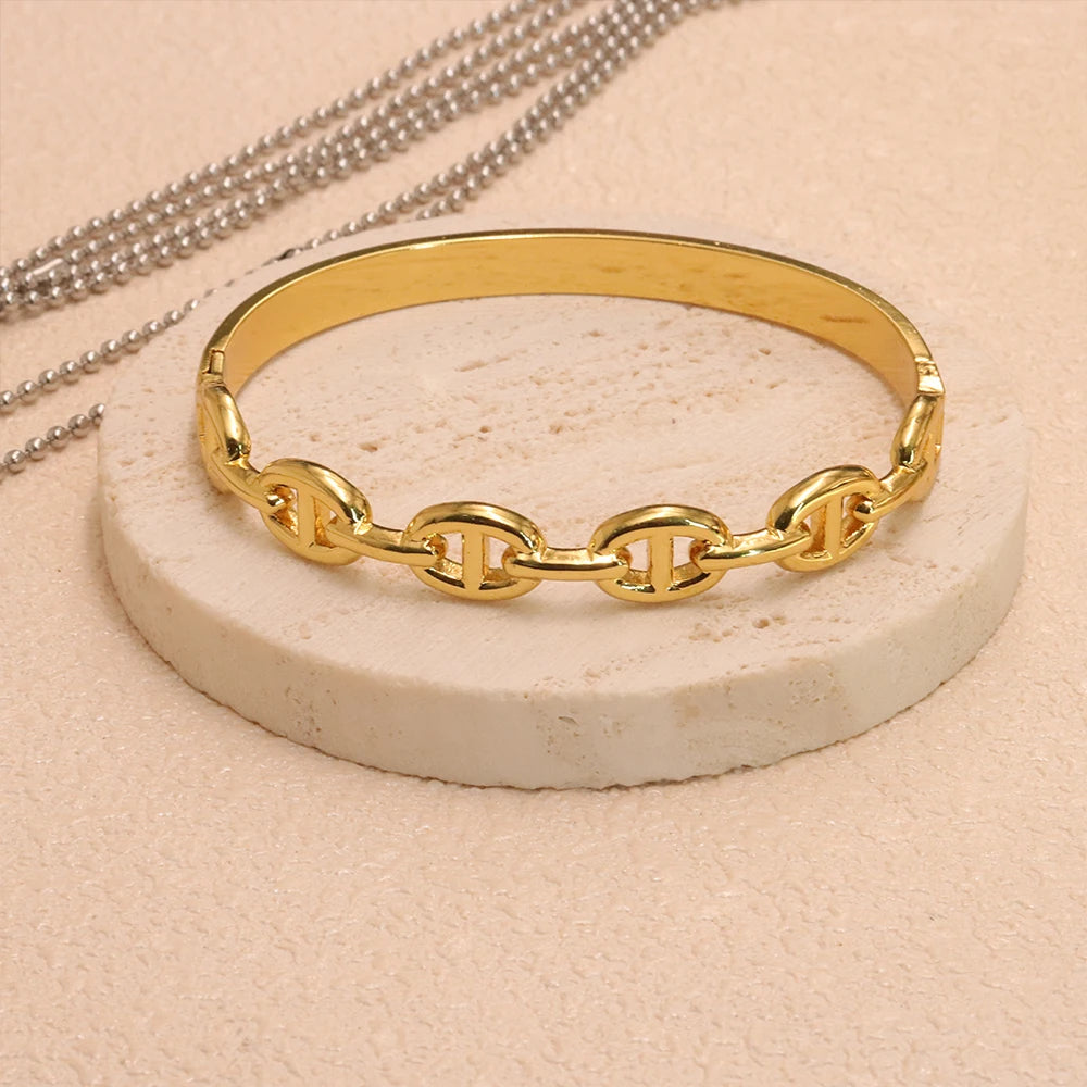 Elara Jewelry™ Gold Chain Link Cuff Bracelet