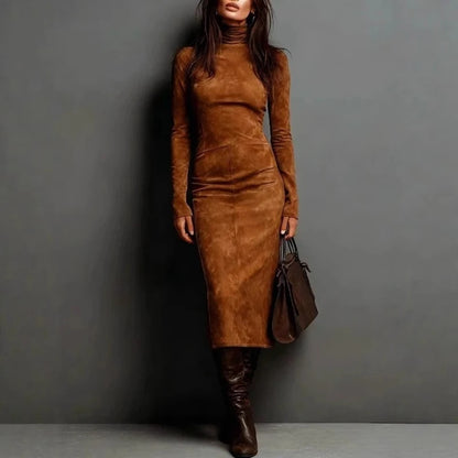 Amoura Dresses™ Robe longue à col roulé en daim