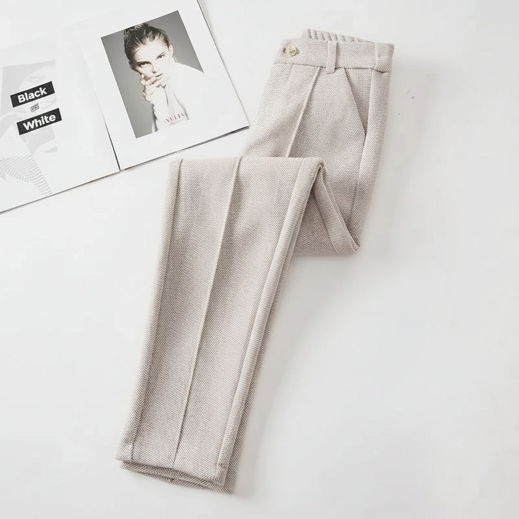 Lunara Winter™ elastische Samthose mit hoher Taille
