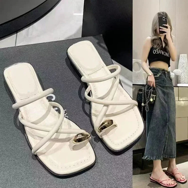 Solenne Shoes™ Sandales à glissière à brides croisées