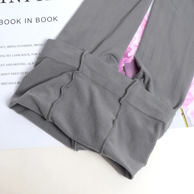Lunara Winter™ Vintage Model Pantyhose