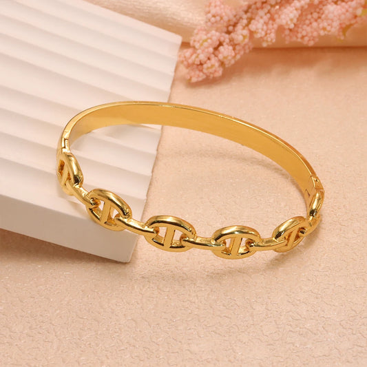 Elara Jewelry™ Gold Chain Link Cuff Bracelet