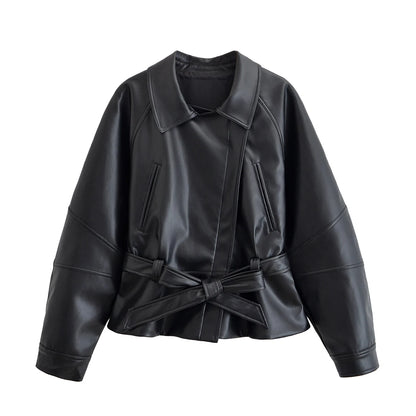 Chaqueta corta de piel sintética con peplum de Lunara Winter™