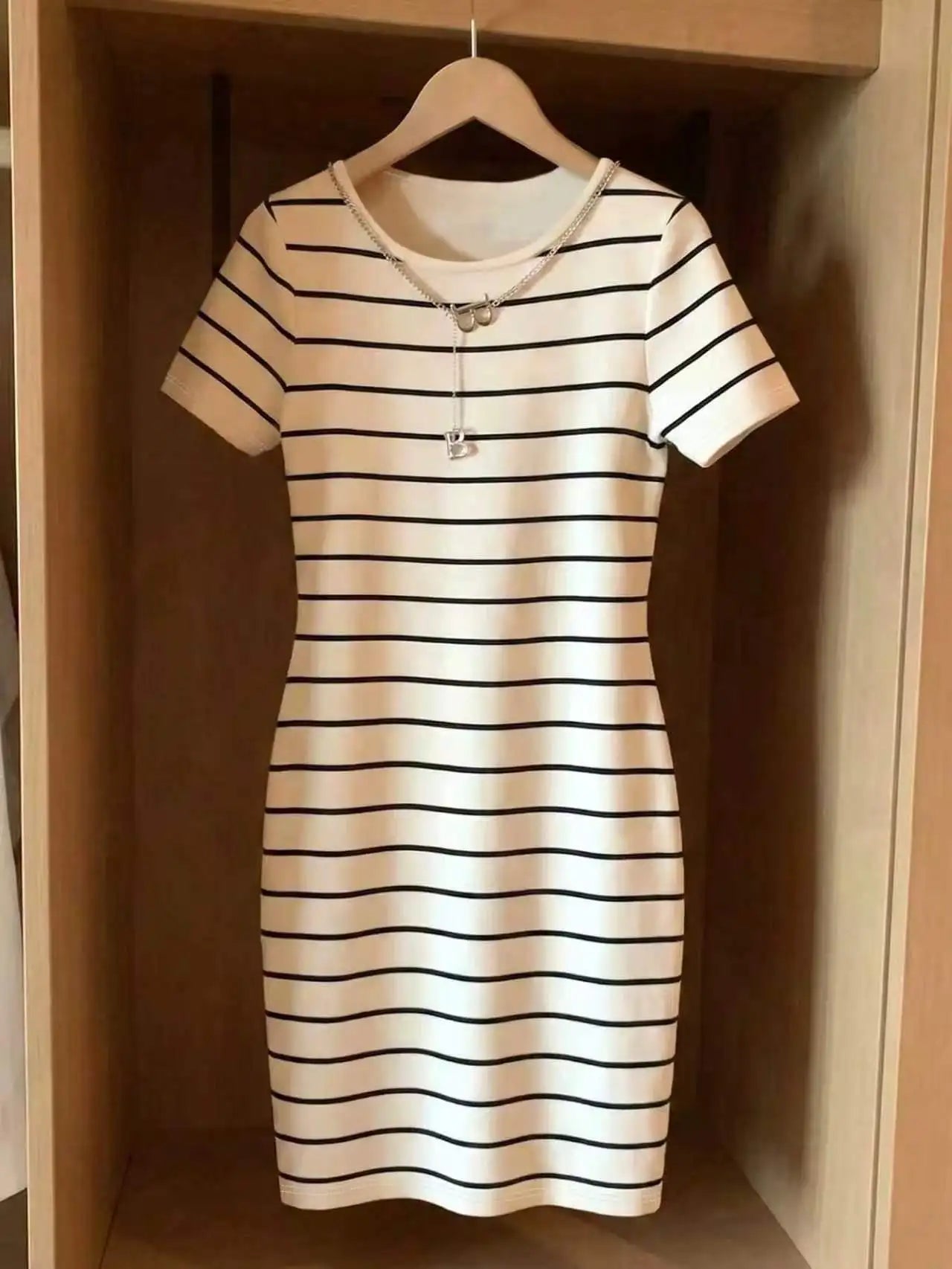 Amoura Dresses™ Elegant Casual Striped Print Dress