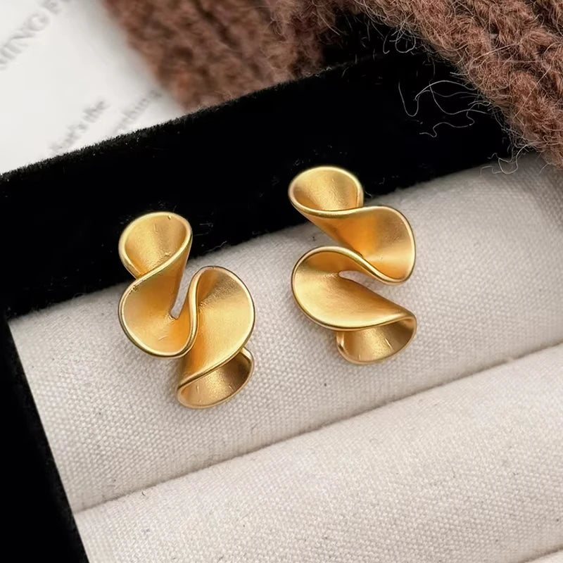 Elara Jewelry™ Velora V-Shine Ring Seraphine geformte Blütenblatt-Ohrringe