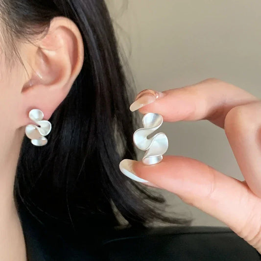 Elara Jewelry™ Velora V-Shine Ring Seraphine Sculpted Petal Earrings