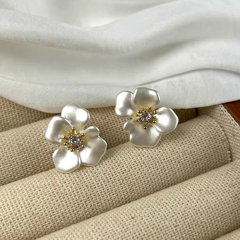 Elara Jewelry™ Silver Flower Crystal Stud Earrings