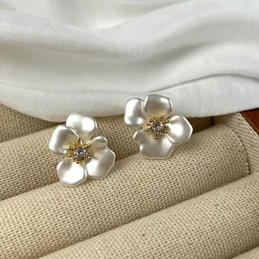 Elara Jewelry™ Silver Flower Crystal Stud Earrings