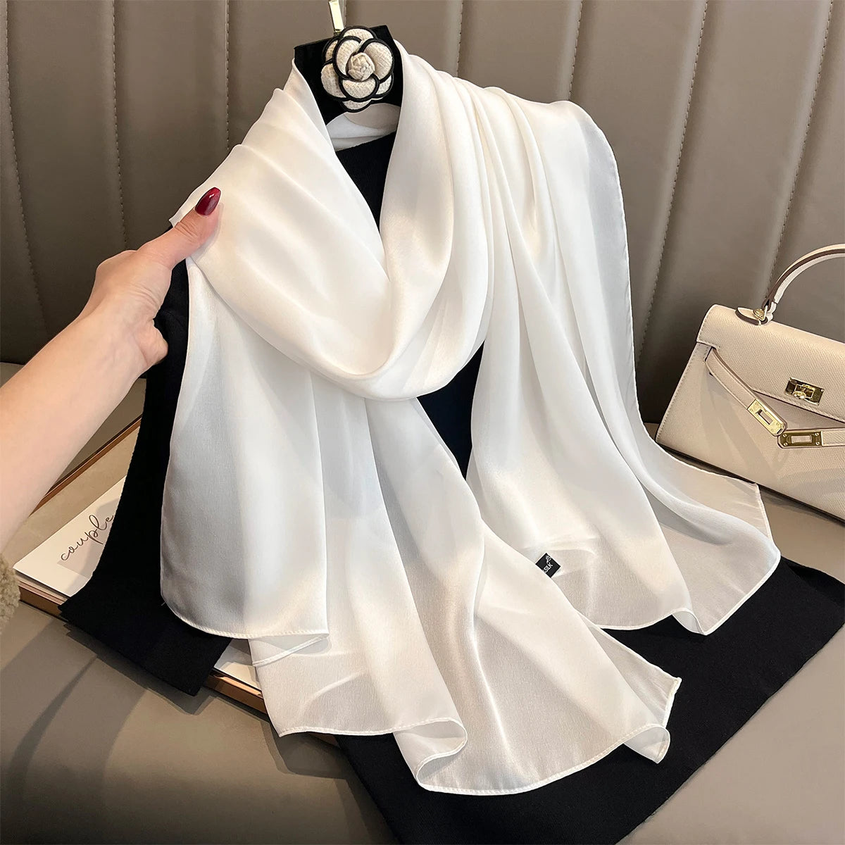 SatinÉclat™ Gradient Scarf Women