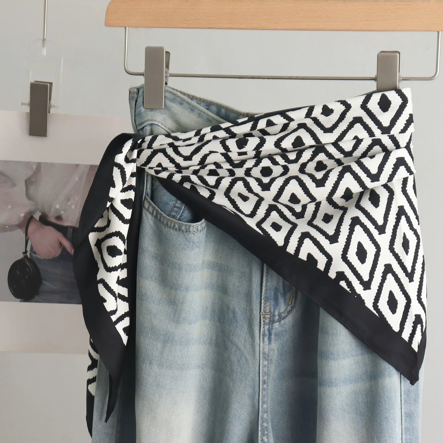 SatinÉclat™ Triangular Satin Scarf Belt