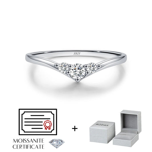 Elara Jewelry™ V-Shine Elegance Ring