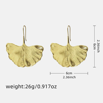 Elara Jewelry™ Aretes colgantes con forma de hoja de ginkgo dorada