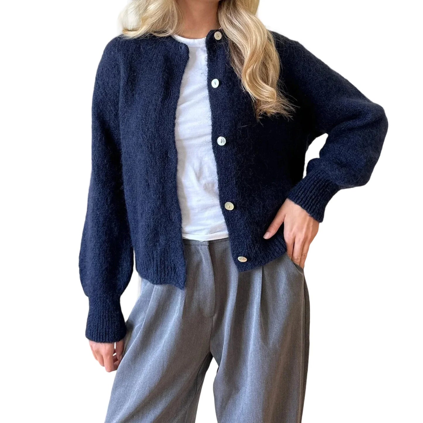Pull en tricot boutonné à col rond vintage Lunara Winter™