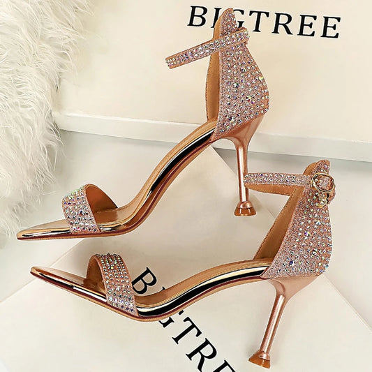 Solenne Shoes™ Escarpins à talons hauts en strass