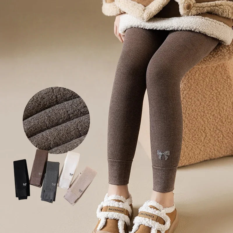 Quần legging thêu nơ lông cừu Lunara Winter™