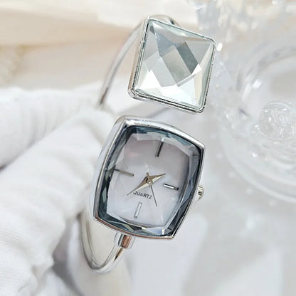 Velya Watches™ Kleine Armbanduhr mit Armband