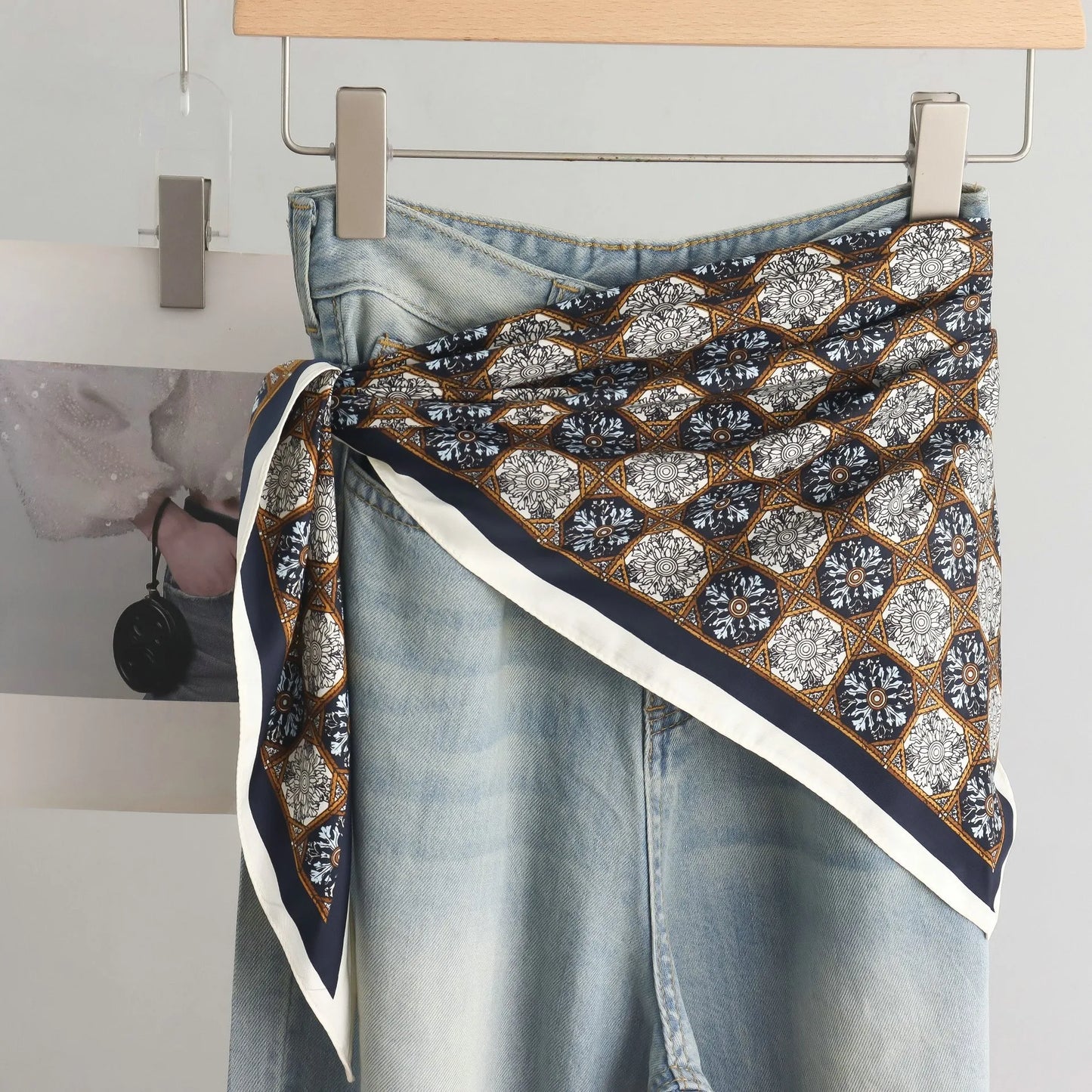 SatinÉclat™ Triangular Satin Scarf Belt