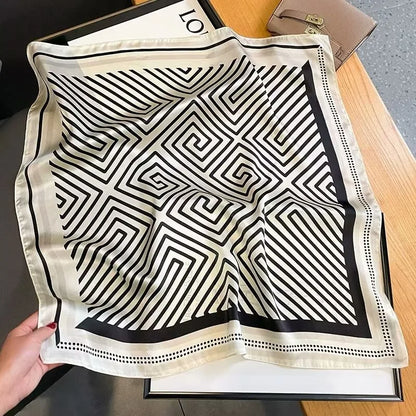 Sciarpa geometrica SatinÉclat™ da donna