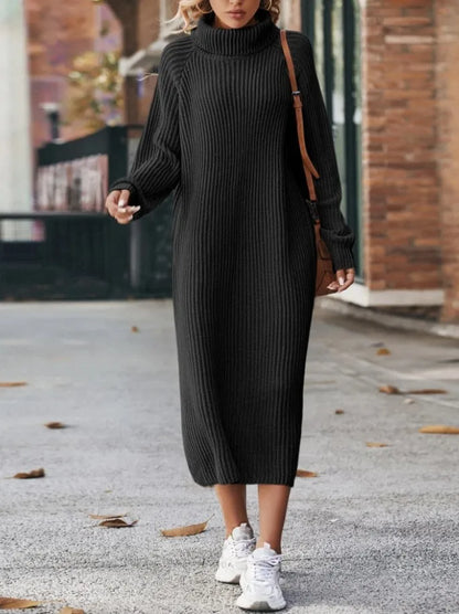Langes Pulloverkleid mit hohem Kragen von Lunara Winter™