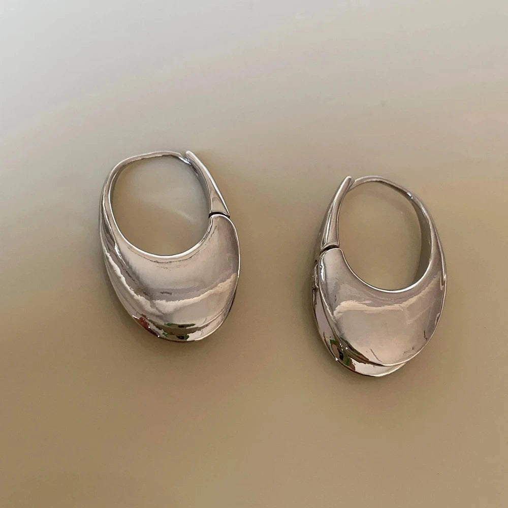 Elara Jewelry™ Bold Sculpted Hoop Earrings